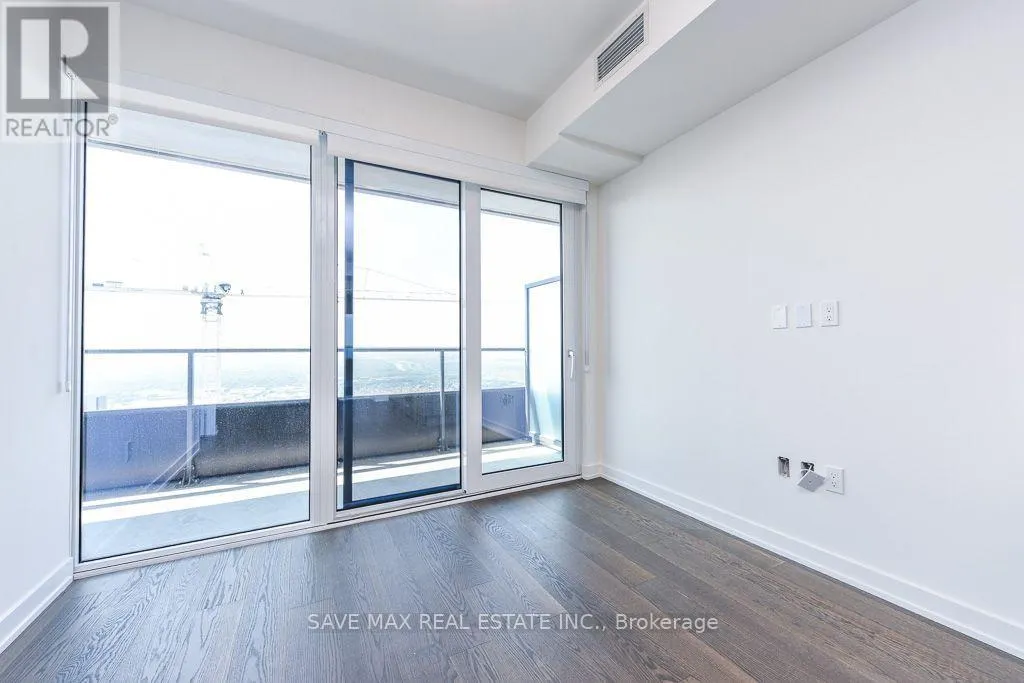 5712 - 448 BURNHAMTHORPE ROAD W
