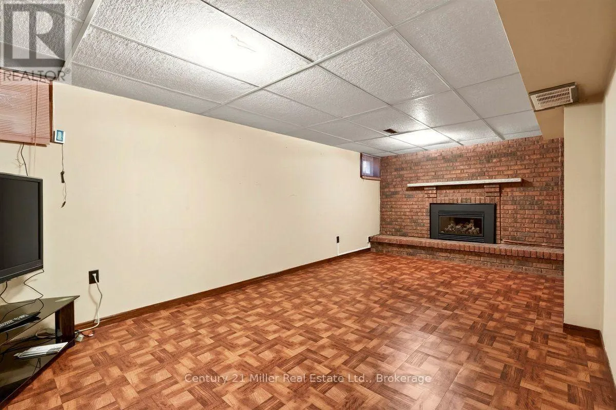 2501 CHISHOLM AVENUE