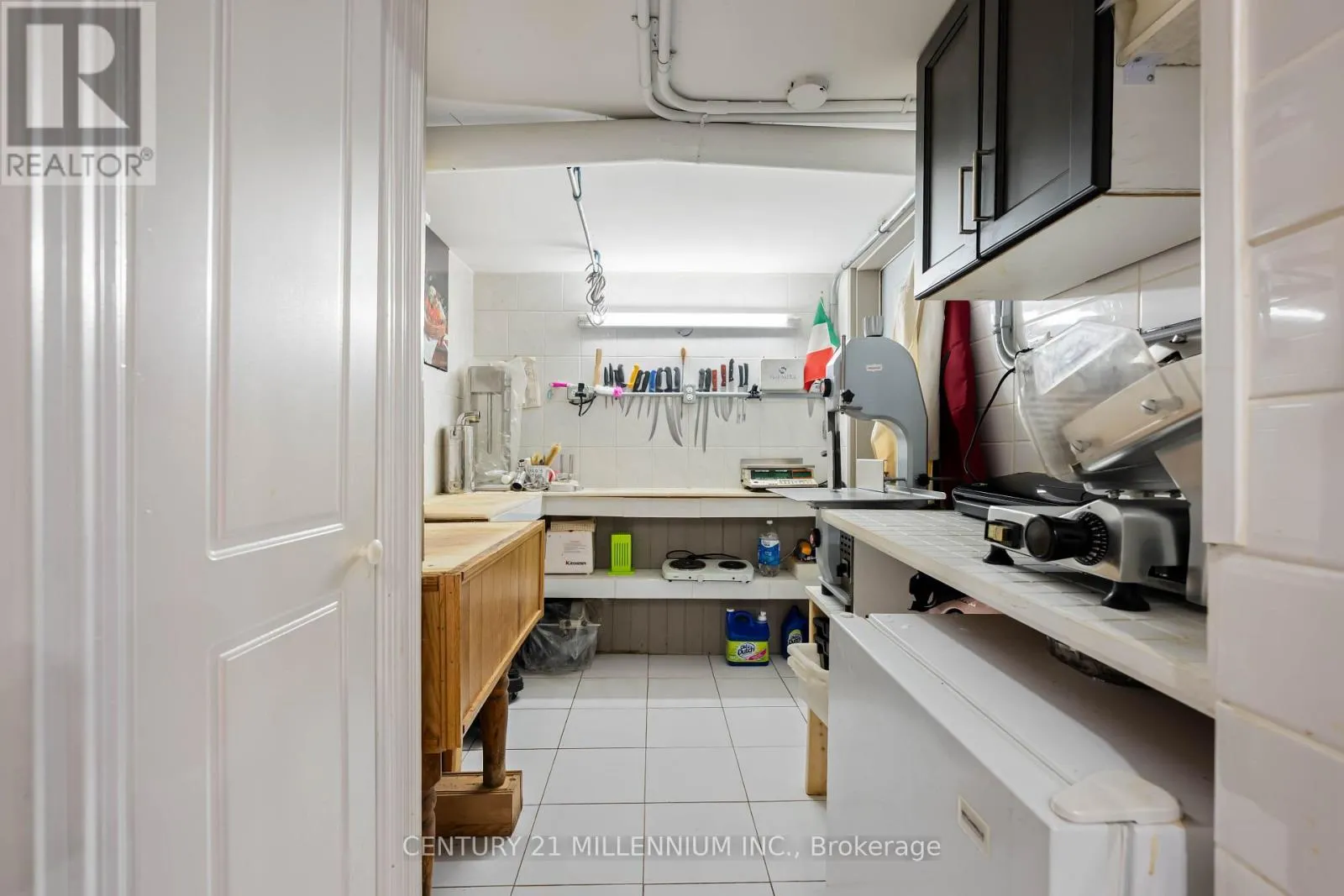33 FLETCHERS CREEK BOULEVARD