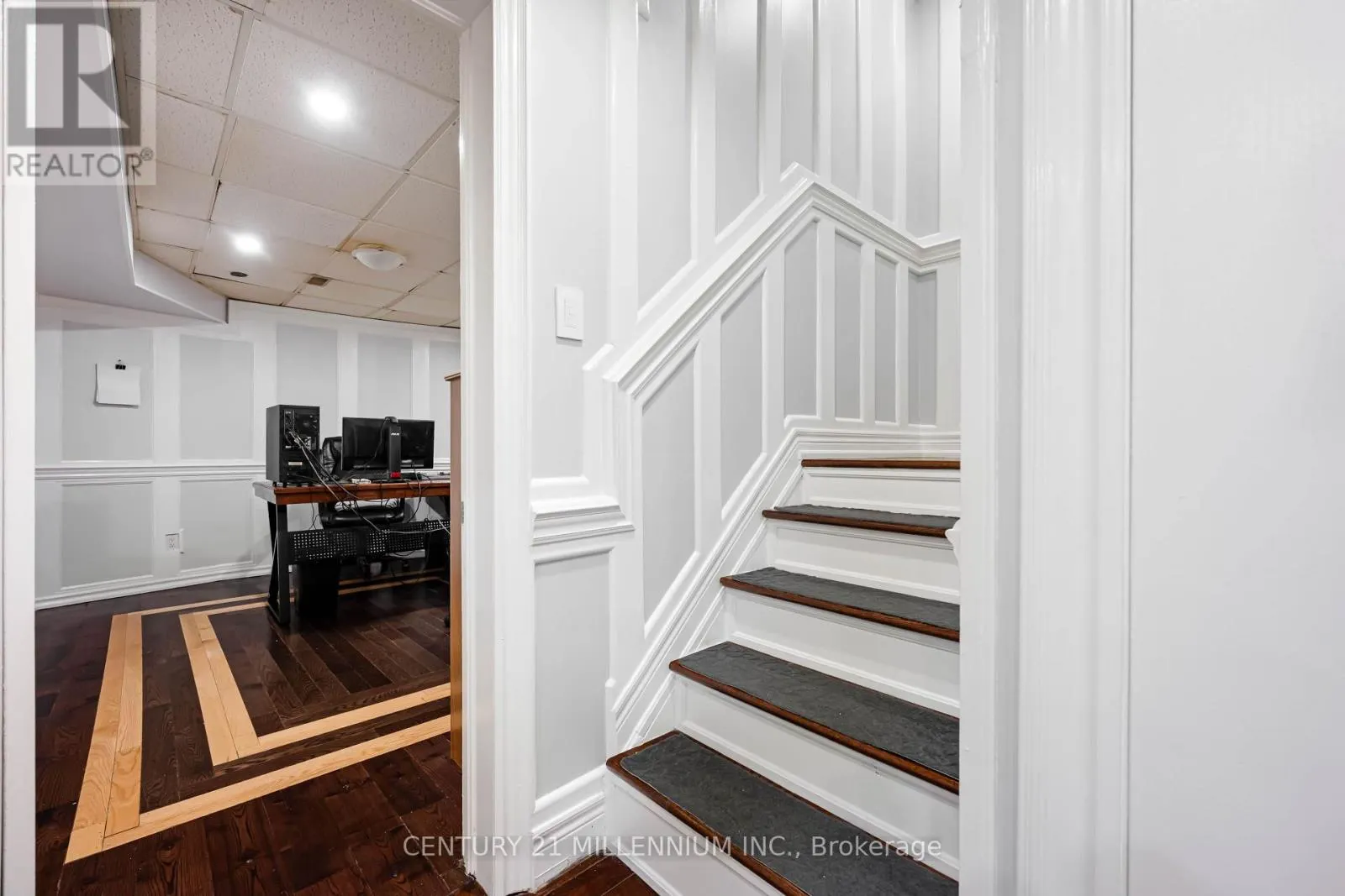 33 FLETCHERS CREEK BOULEVARD