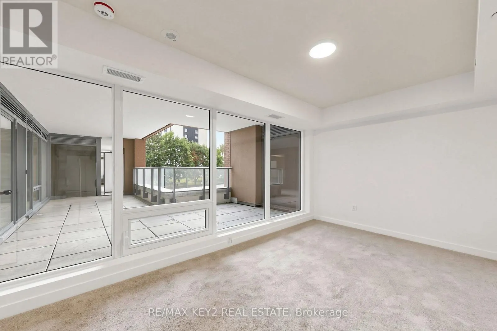 206 - 4010 EGLINTON AVENUE W