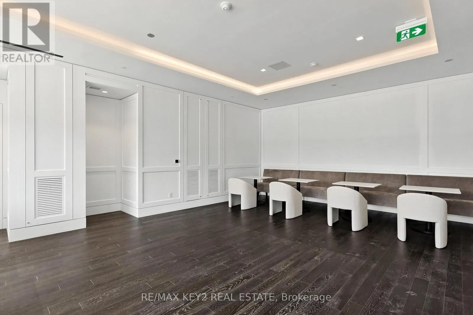 206 - 4010 EGLINTON AVENUE W