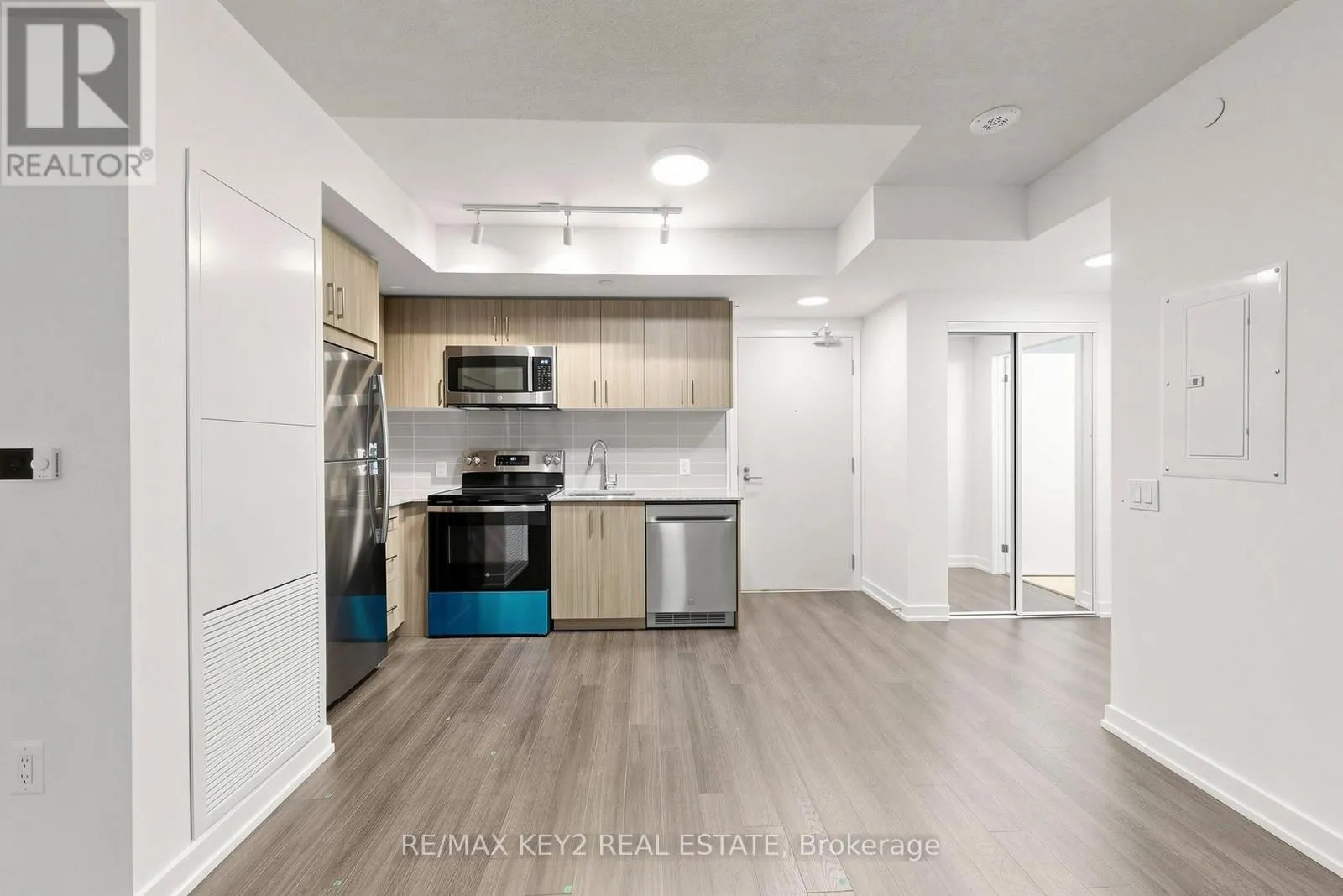 206 - 4010 EGLINTON AVENUE W