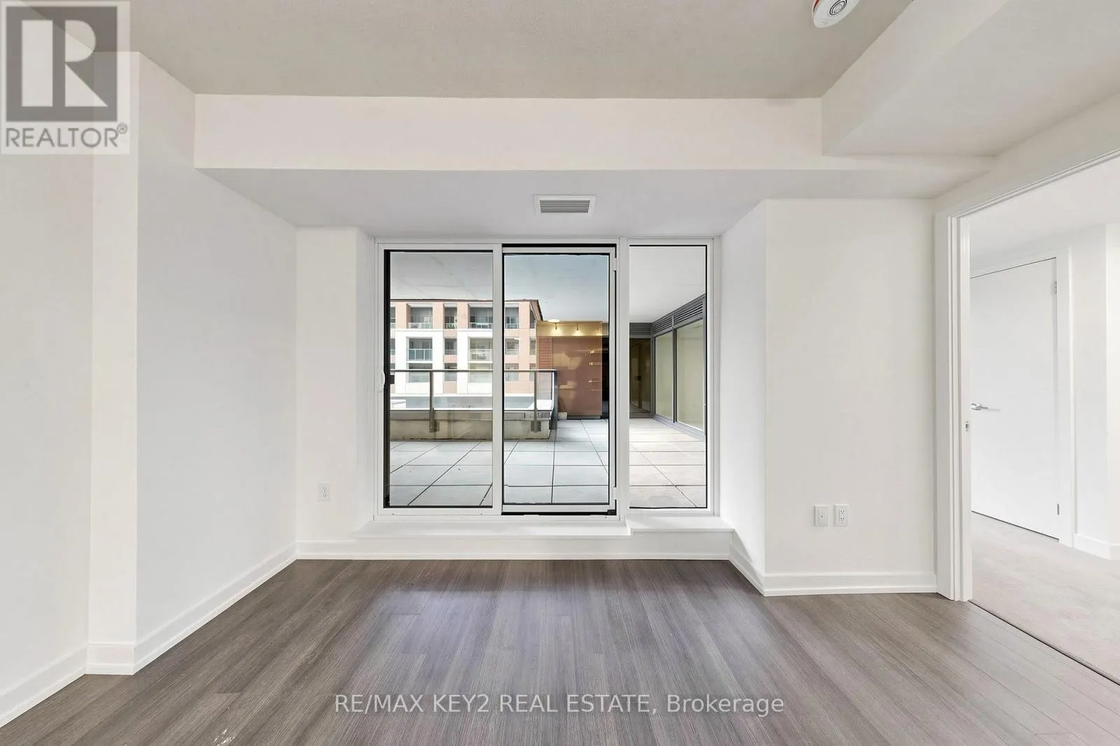 206 - 4010 EGLINTON AVENUE W