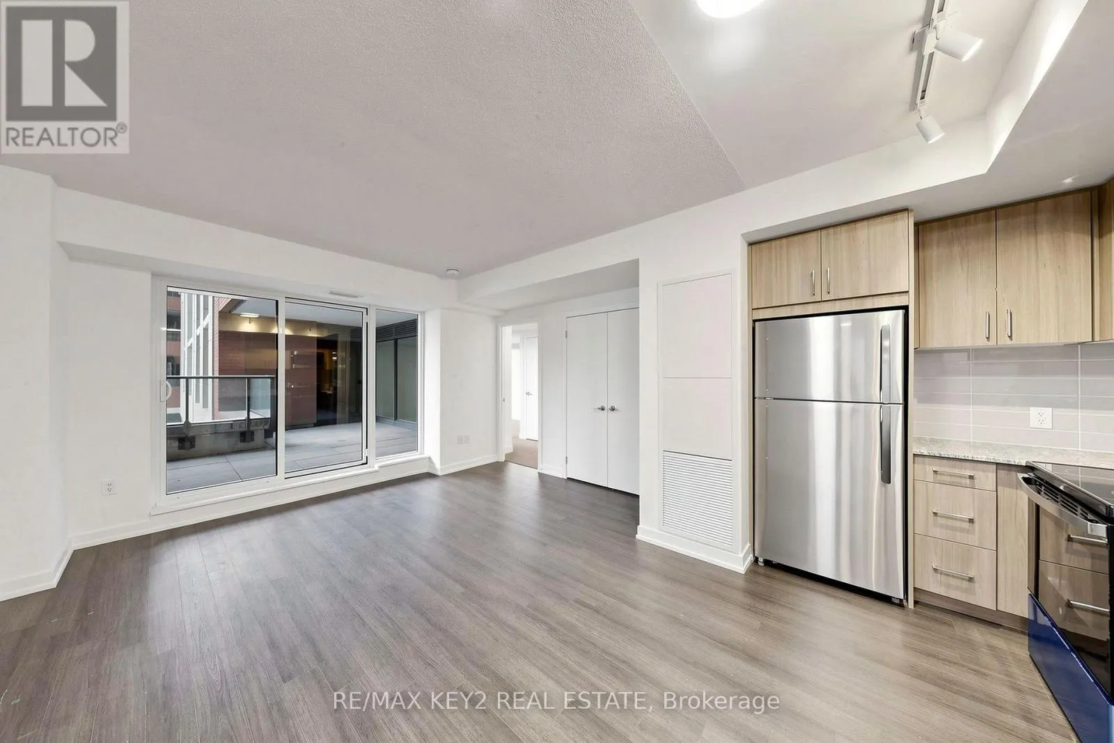 206 - 4010 EGLINTON AVENUE W