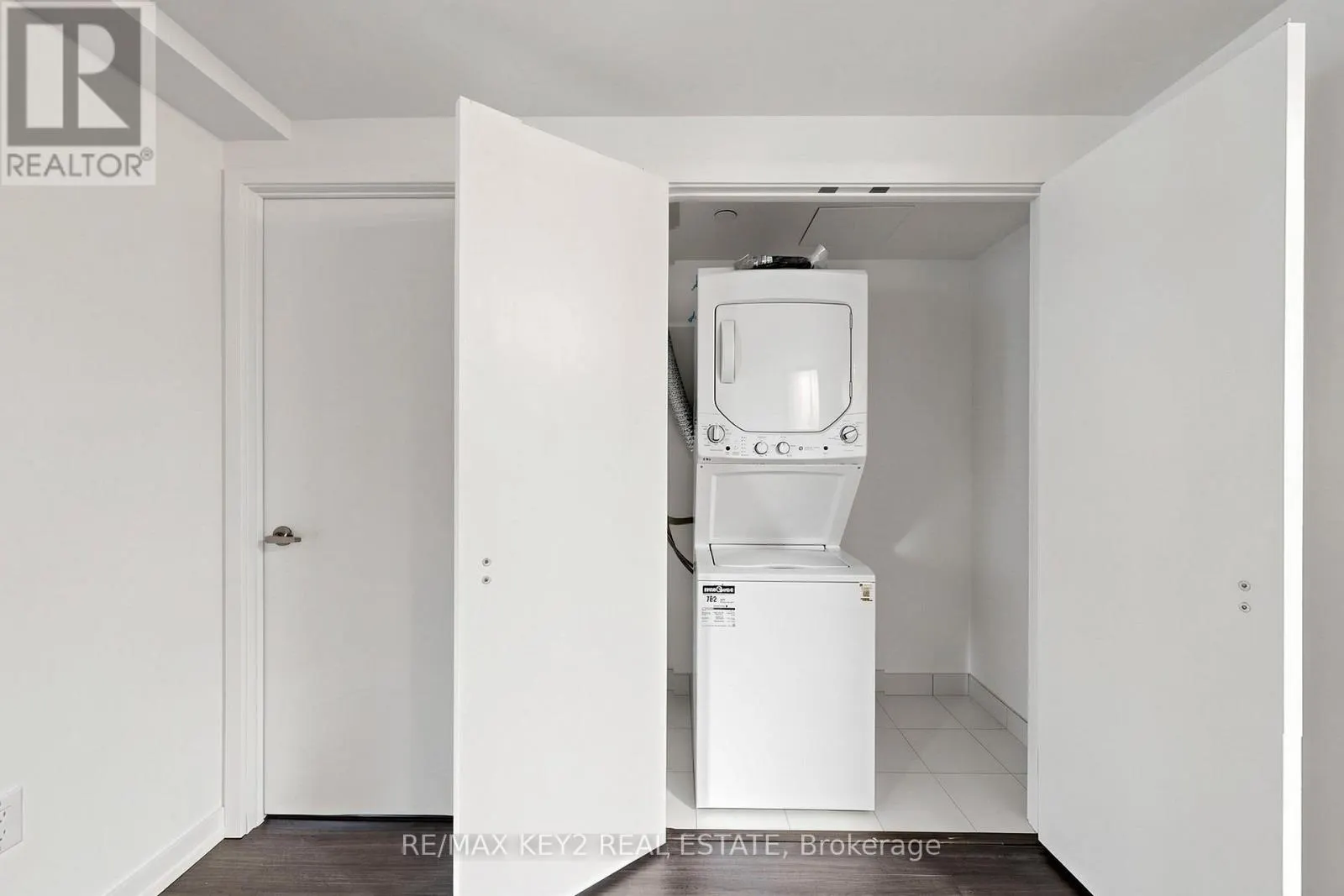 206 - 4010 EGLINTON AVENUE W