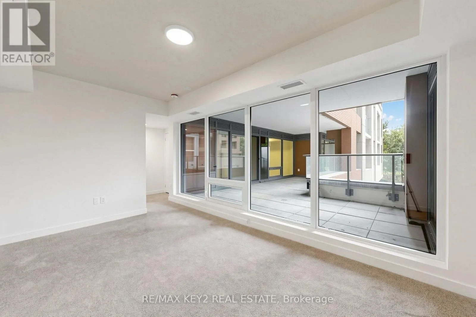 206 - 4010 EGLINTON AVENUE W