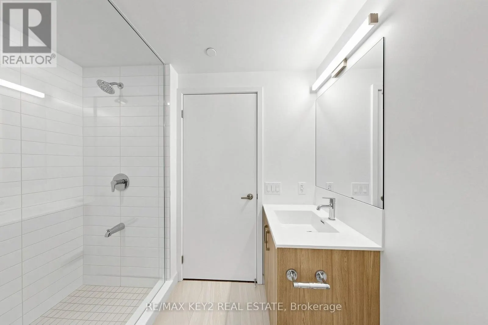 206 - 4010 EGLINTON AVENUE W