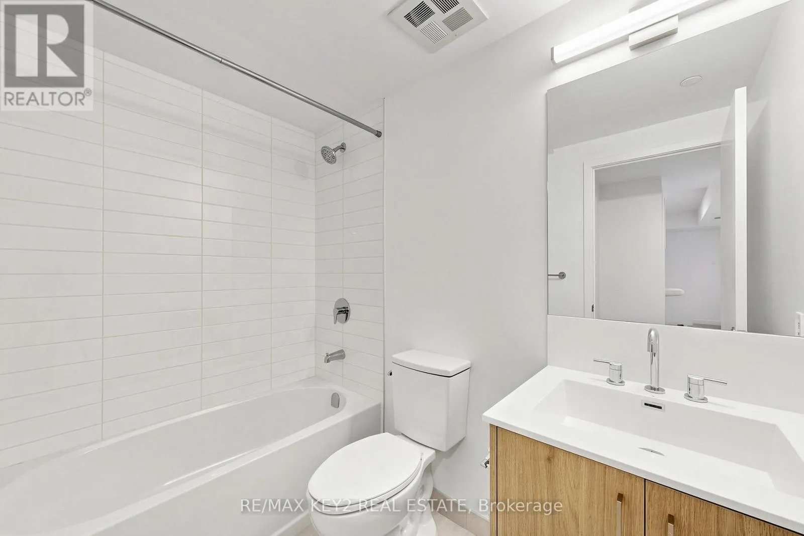 206 - 4010 EGLINTON AVENUE W