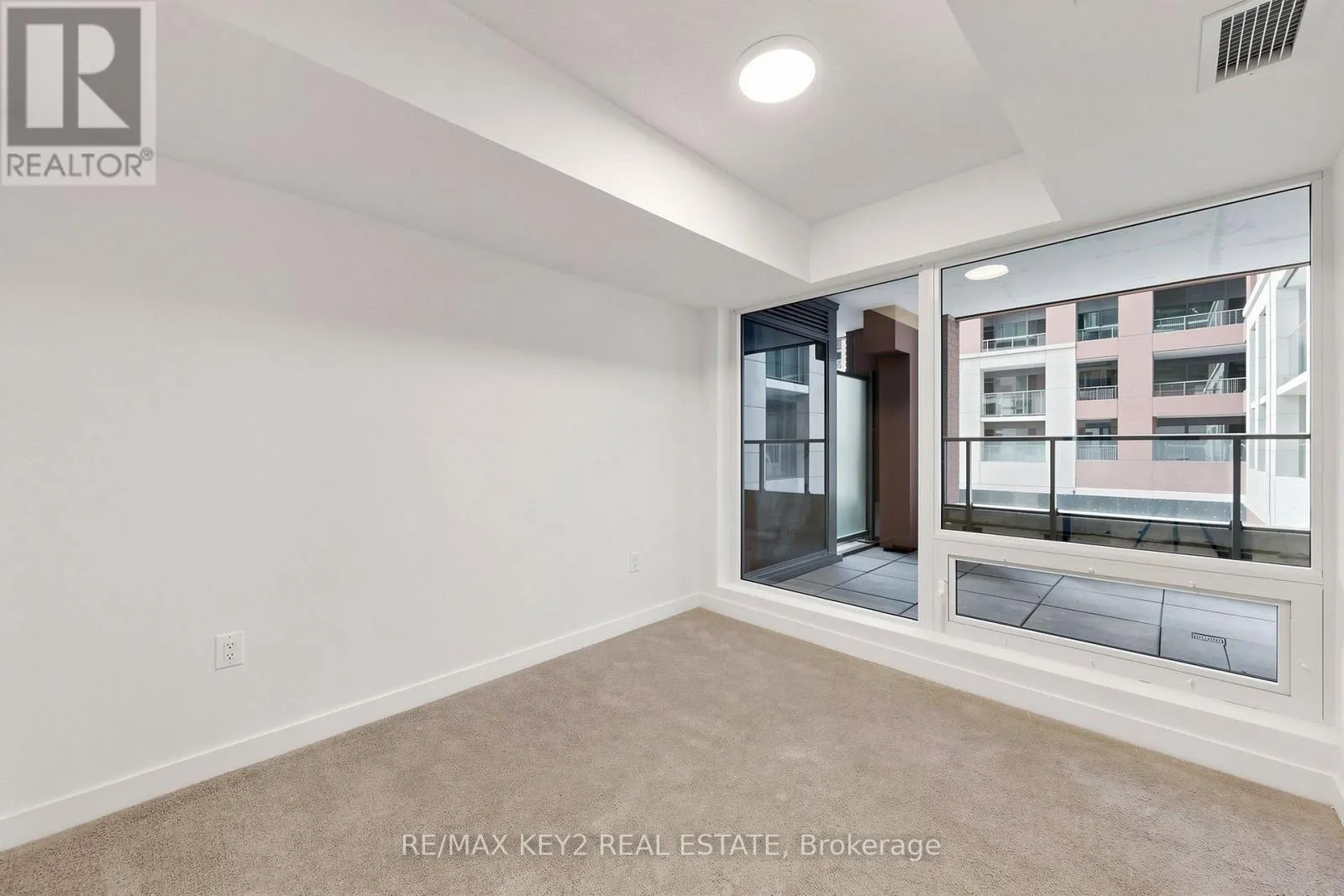 206 - 4010 EGLINTON AVENUE W