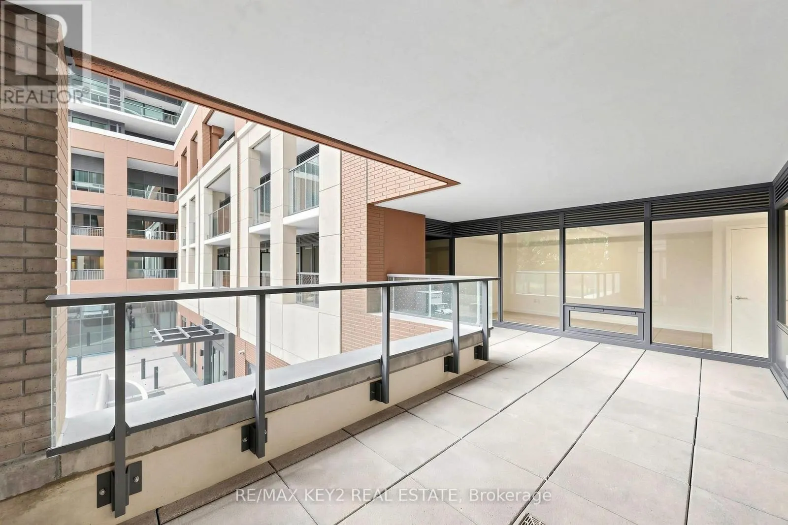 206 - 4010 EGLINTON AVENUE W