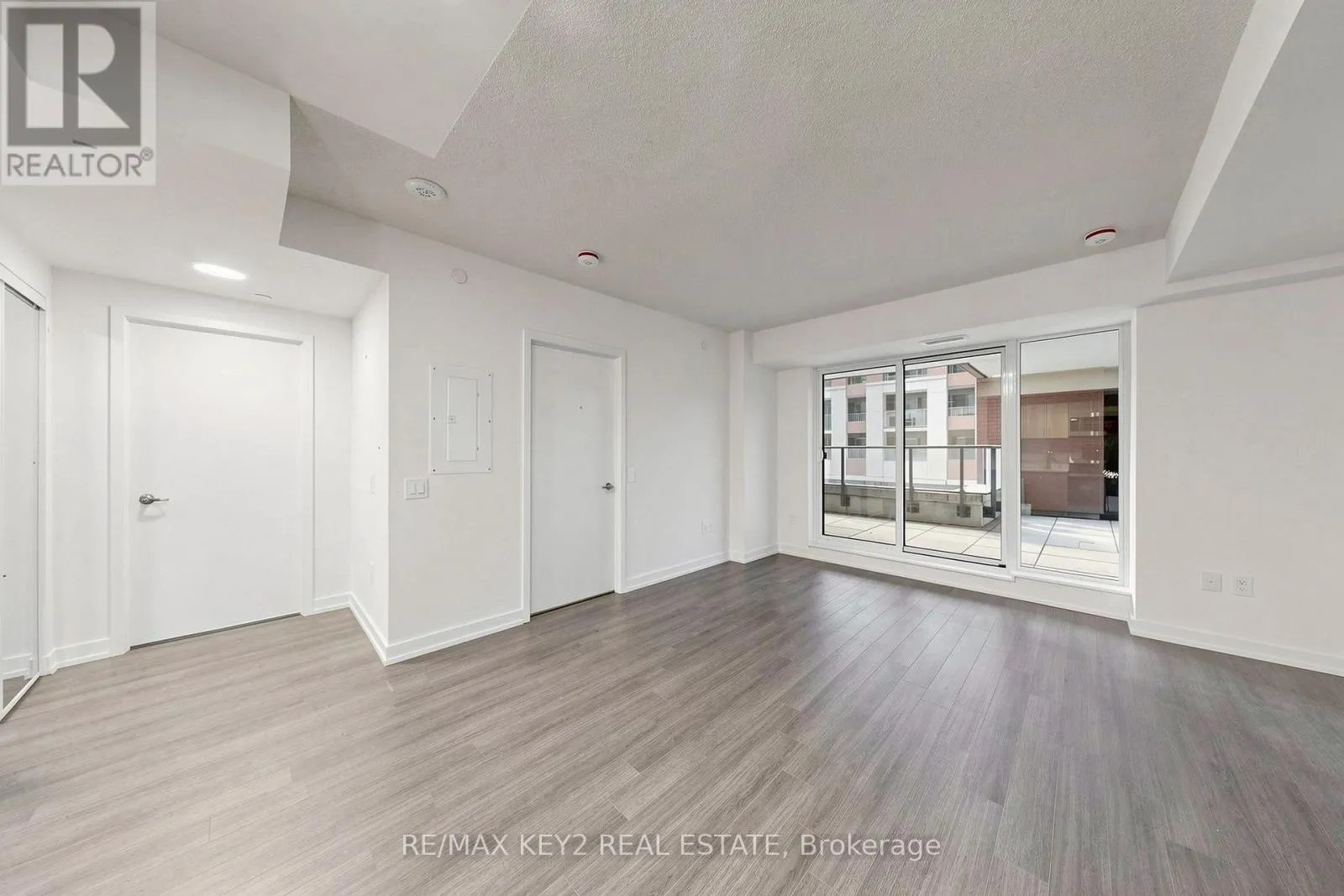 206 - 4010 EGLINTON AVENUE W