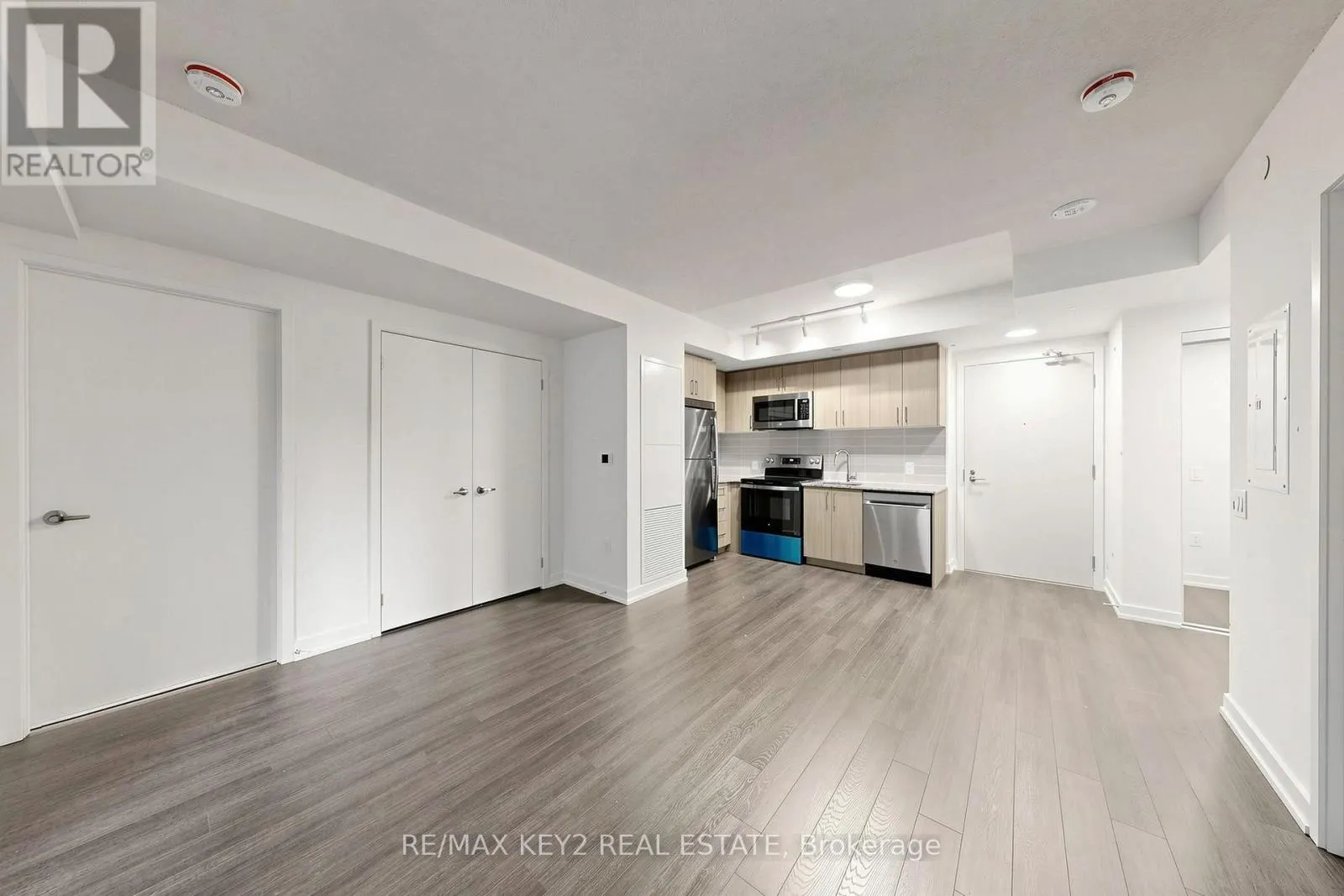 206 - 4010 EGLINTON AVENUE W