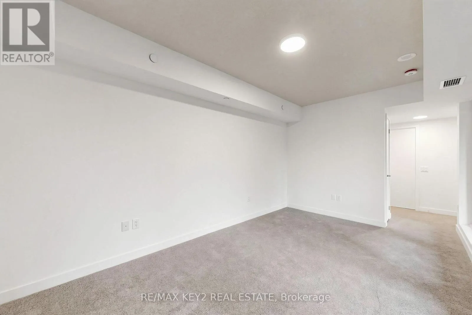 206 - 4010 EGLINTON AVENUE W