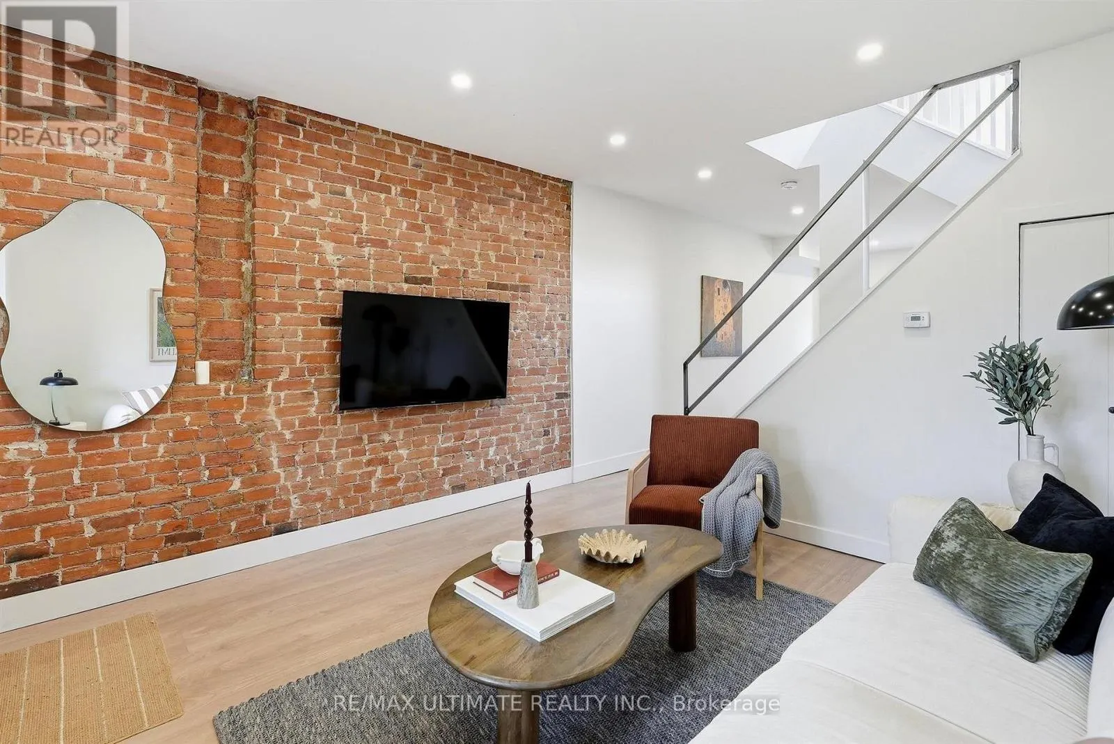 90 ROWNTREE AVENUE