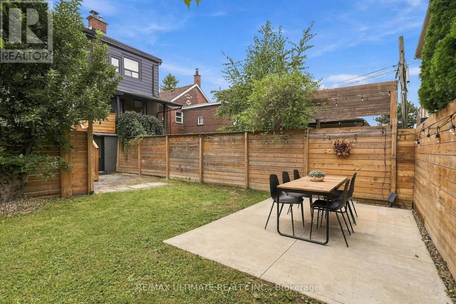 90 ROWNTREE AVENUE