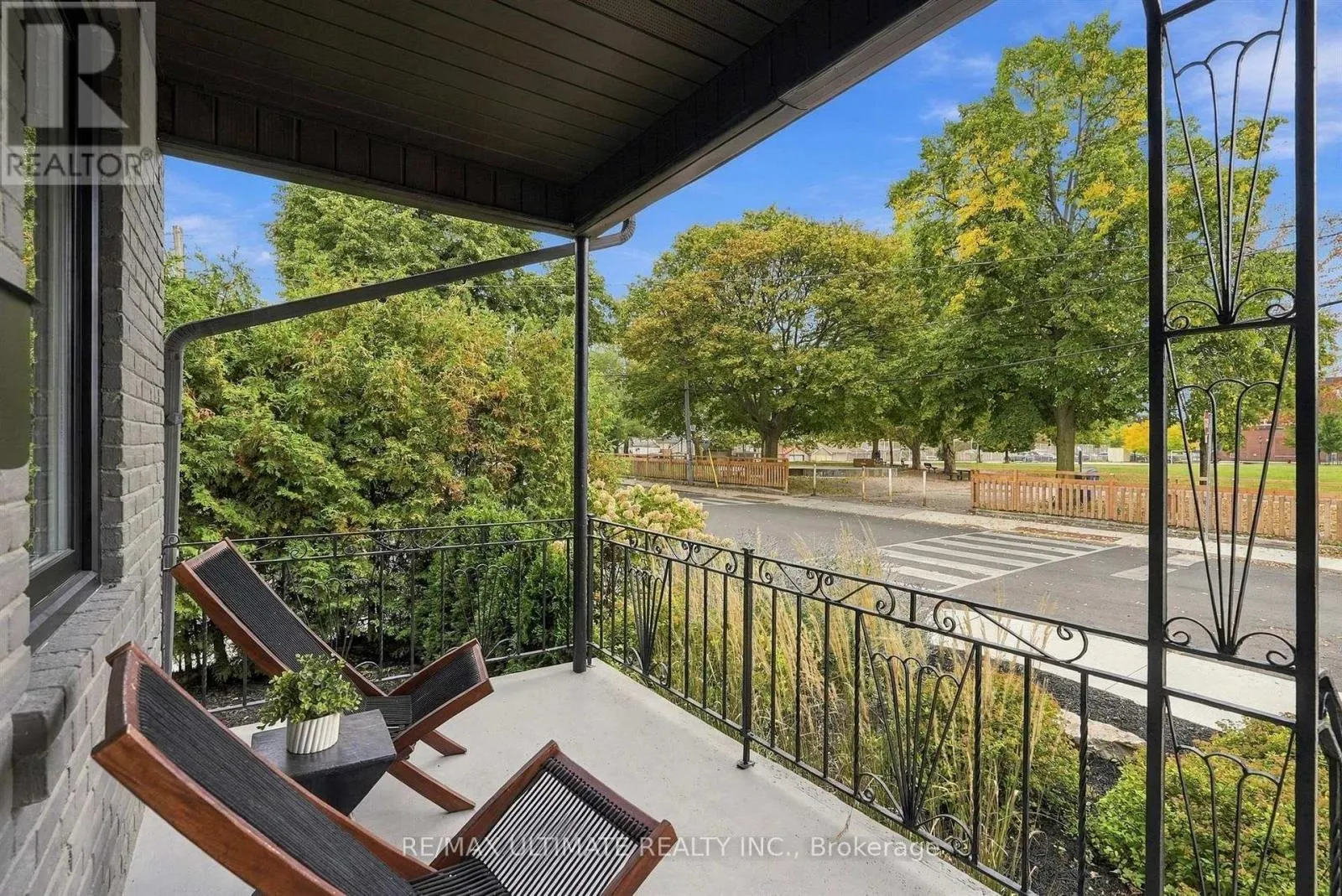 90 ROWNTREE AVENUE