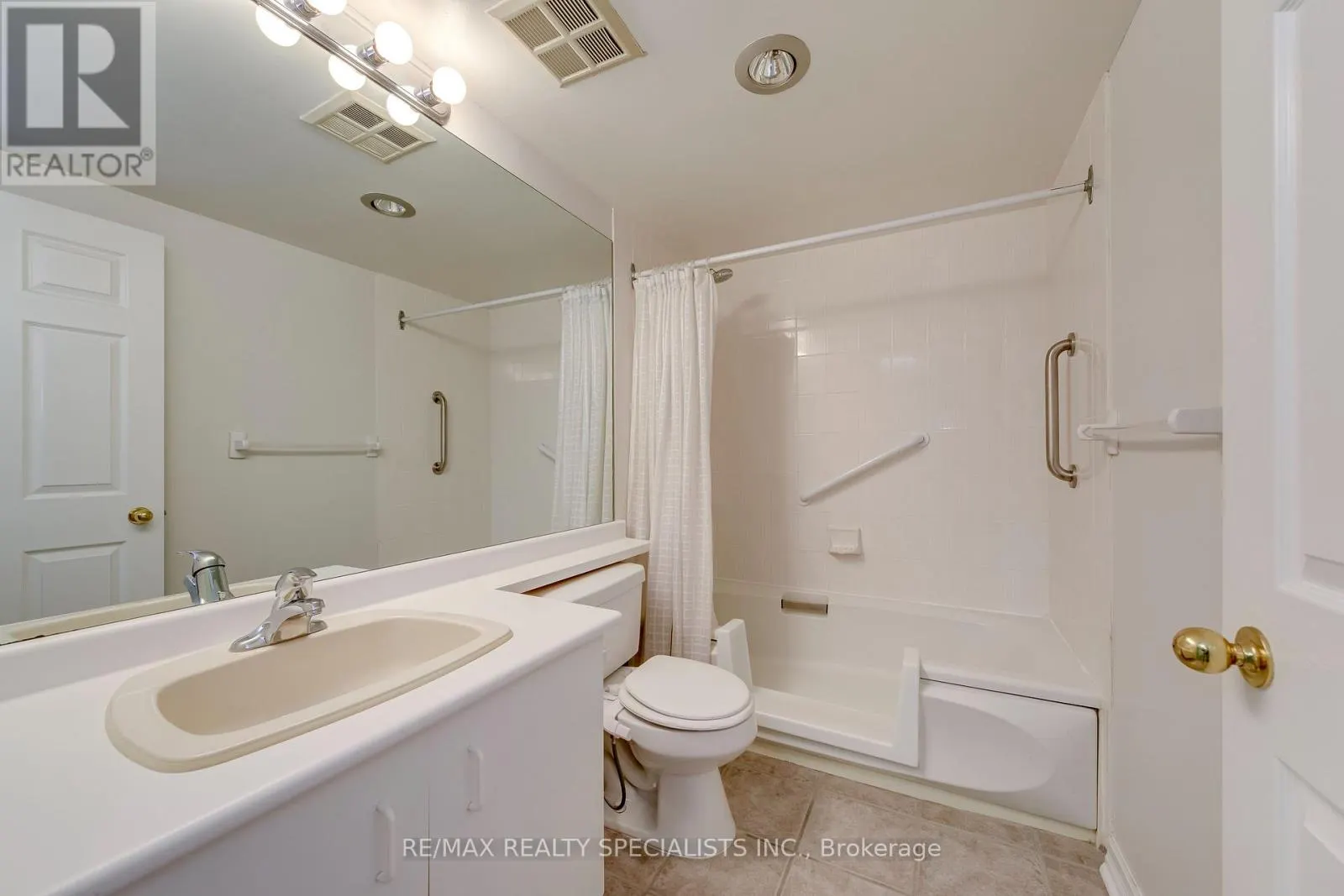 212 - 2155 BURNHAMTHORPE ROAD W