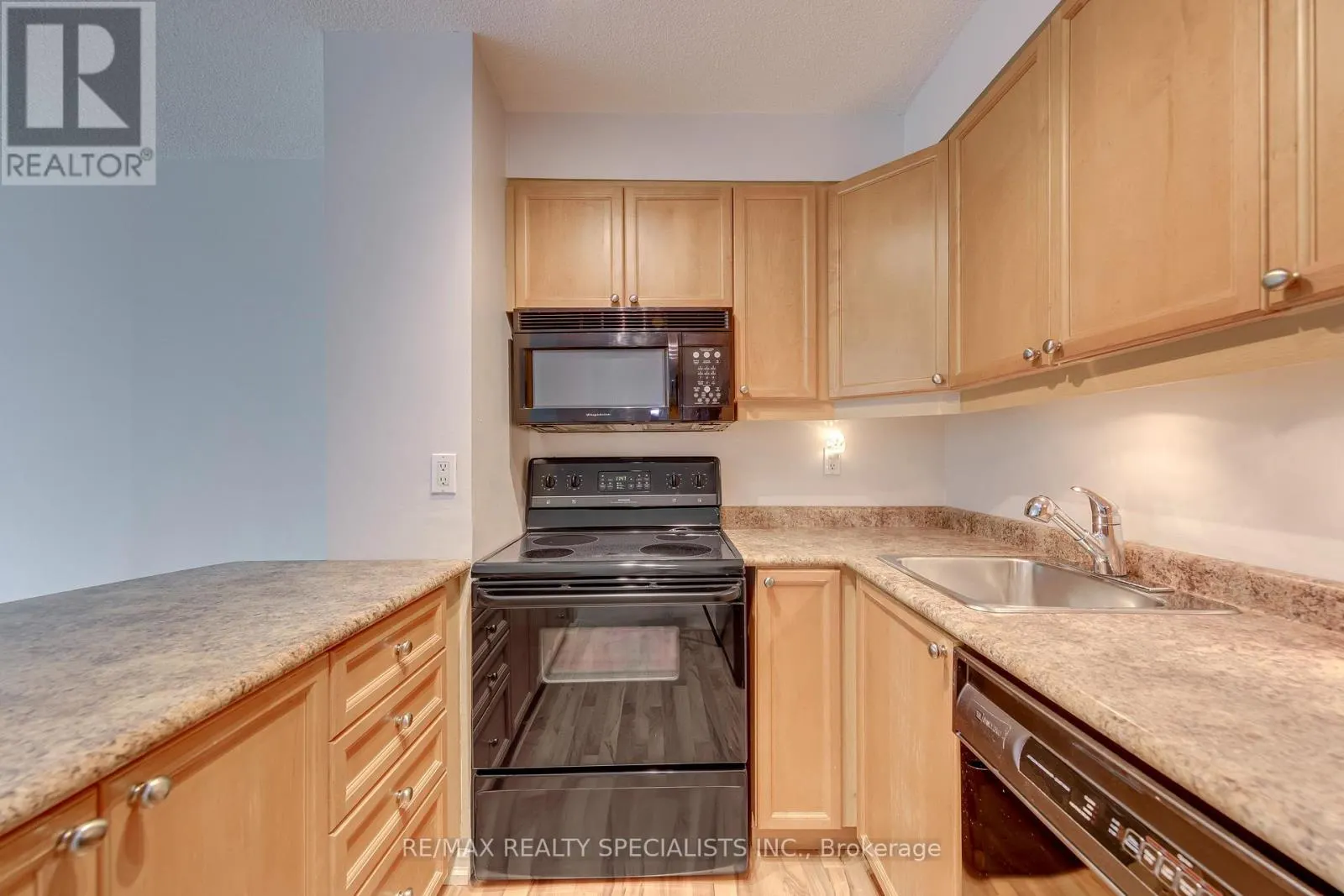 212 - 2155 BURNHAMTHORPE ROAD W