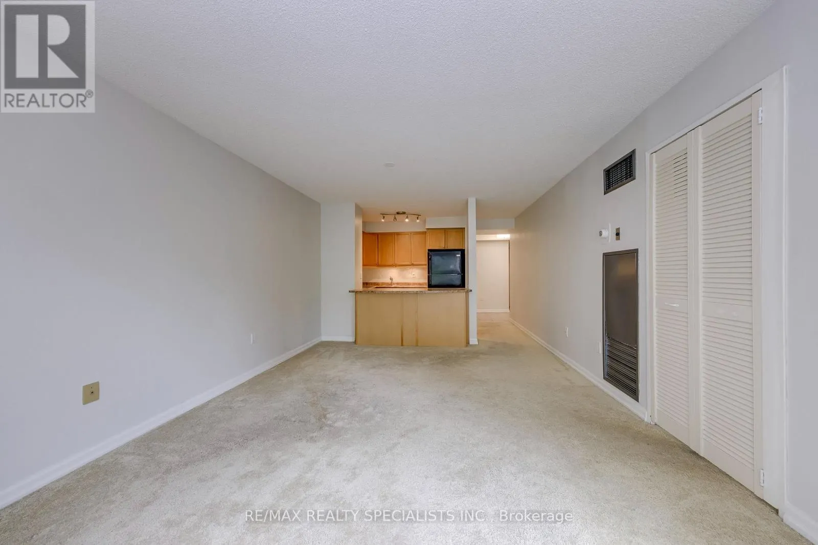 212 - 2155 BURNHAMTHORPE ROAD W