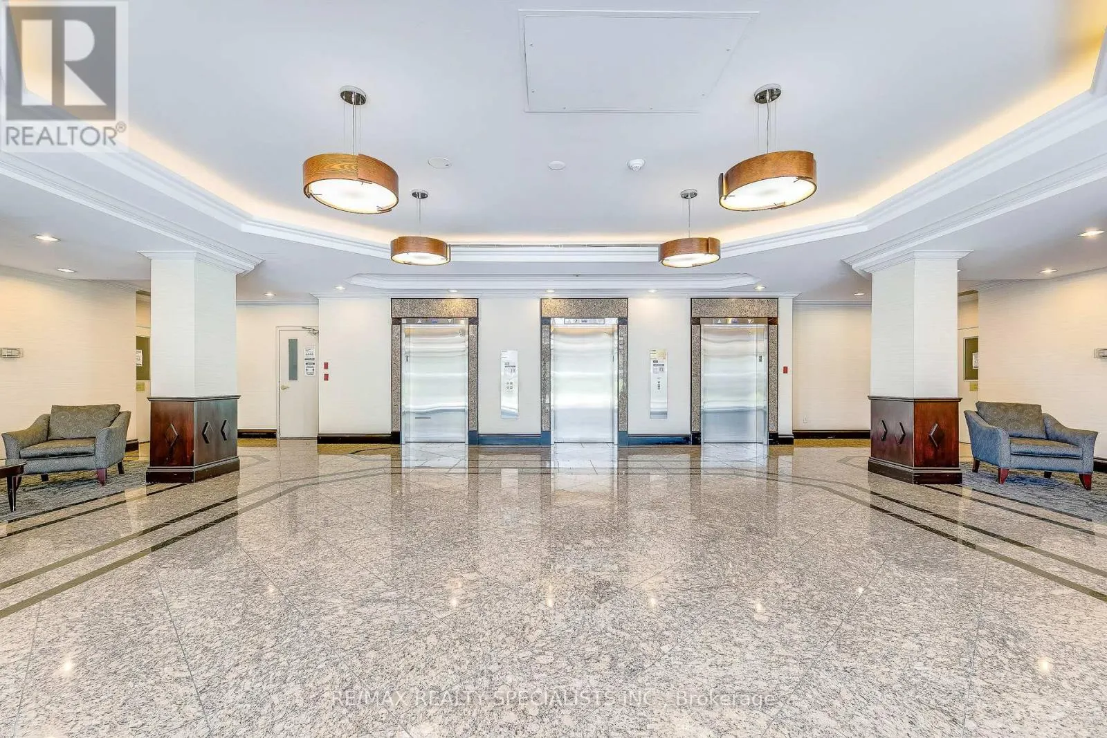 212 - 2155 BURNHAMTHORPE ROAD W