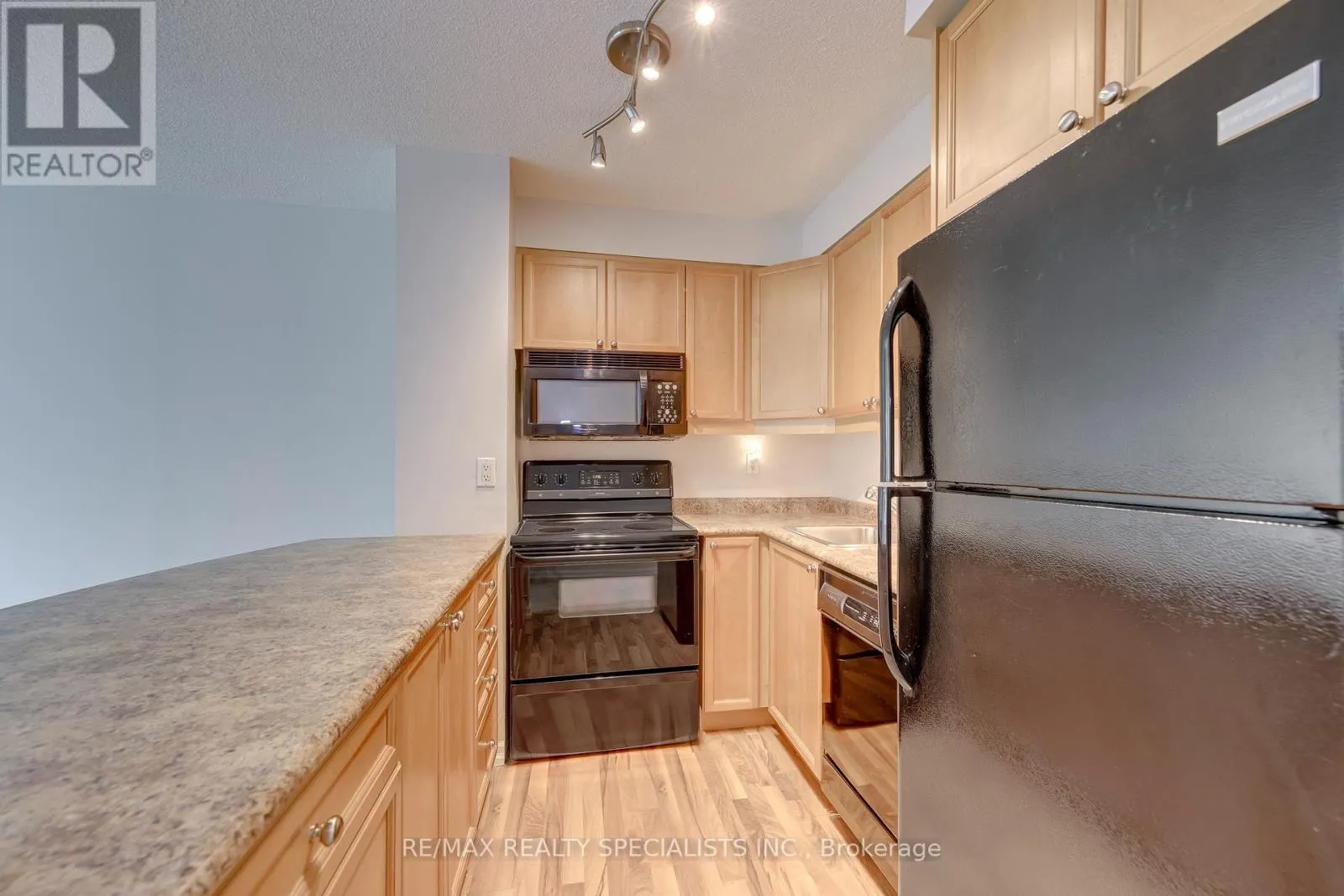212 - 2155 BURNHAMTHORPE ROAD W