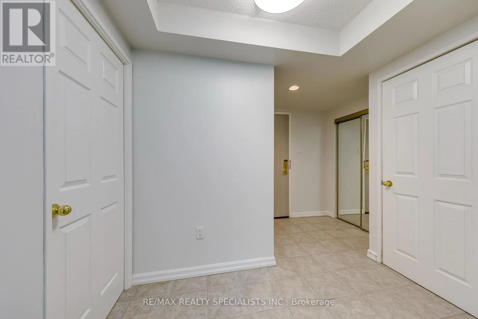 212 - 2155 BURNHAMTHORPE ROAD W