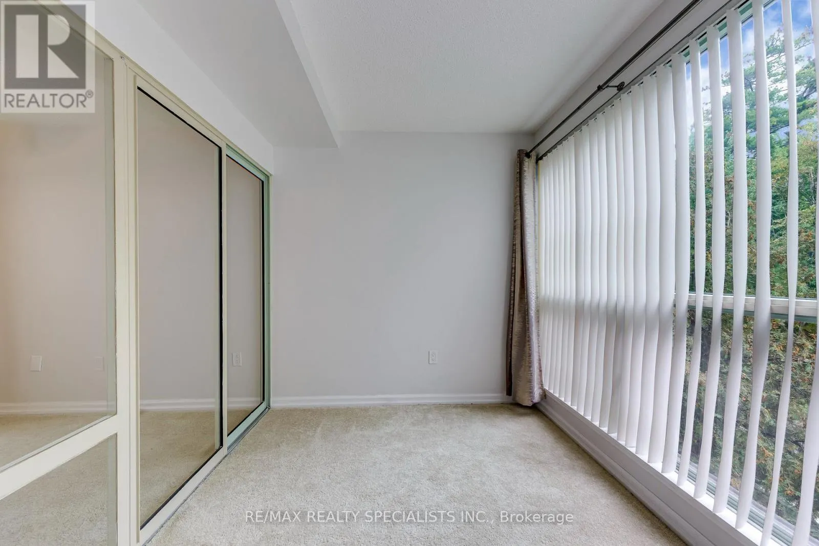 212 - 2155 BURNHAMTHORPE ROAD W
