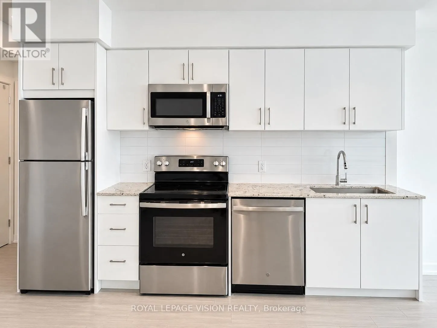 911 - 4010 EGLINTON AVENUE W
