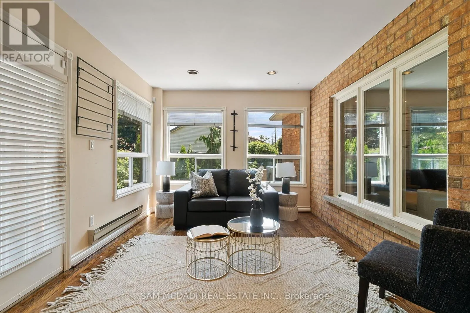 2339 GLENGARRY ROAD