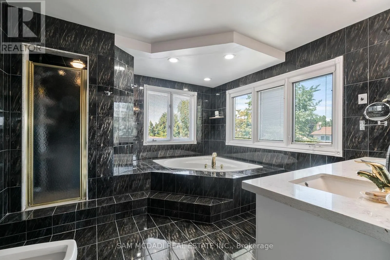2339 GLENGARRY ROAD