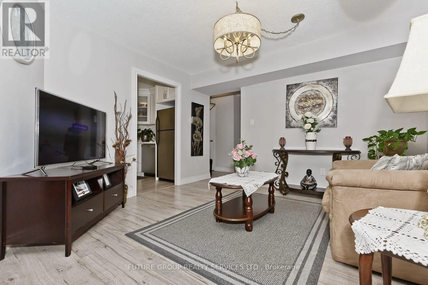 1604 - 1580 MISSISSAUGA VALLEY BOULEVARD