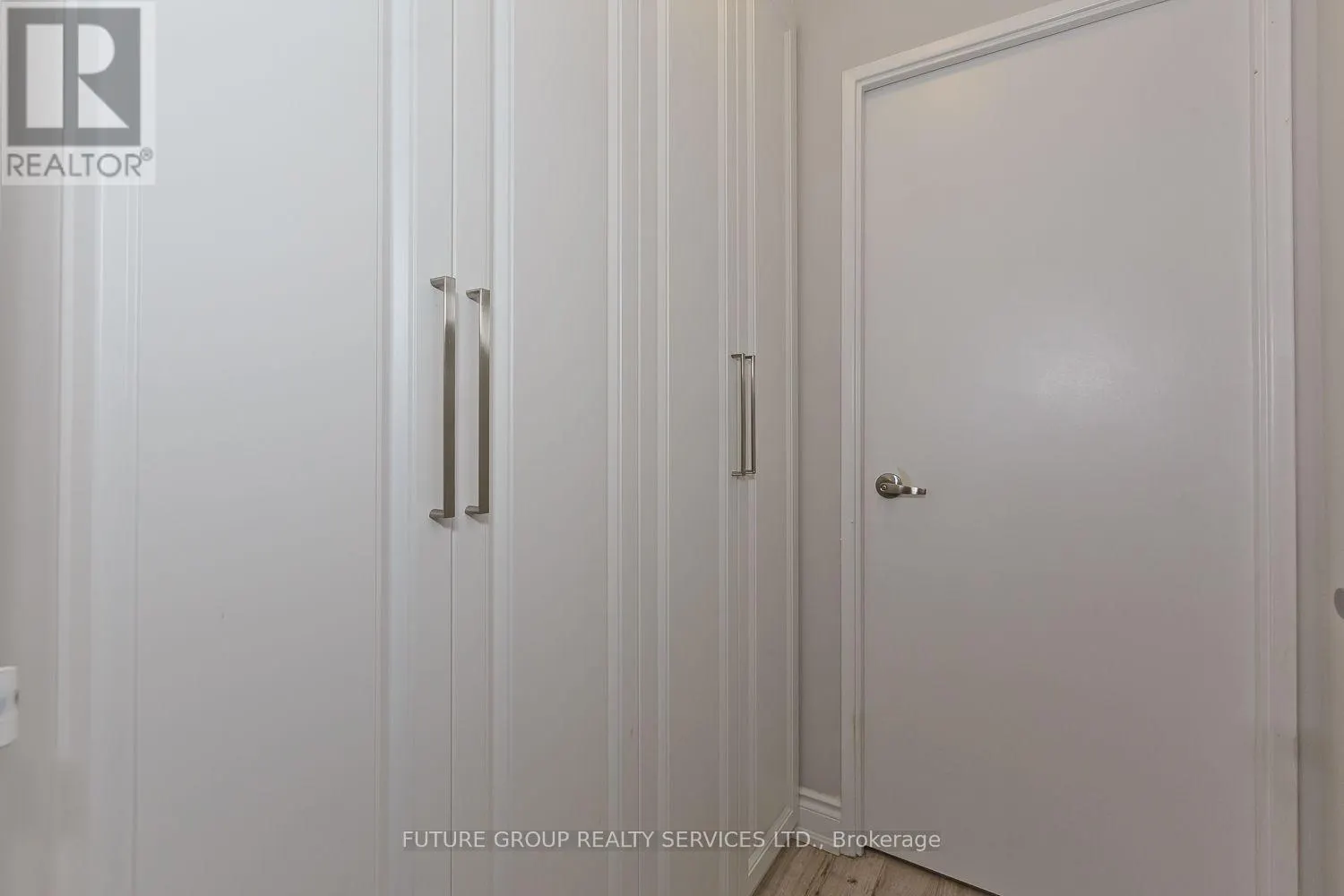 1604 - 1580 MISSISSAUGA VALLEY BOULEVARD