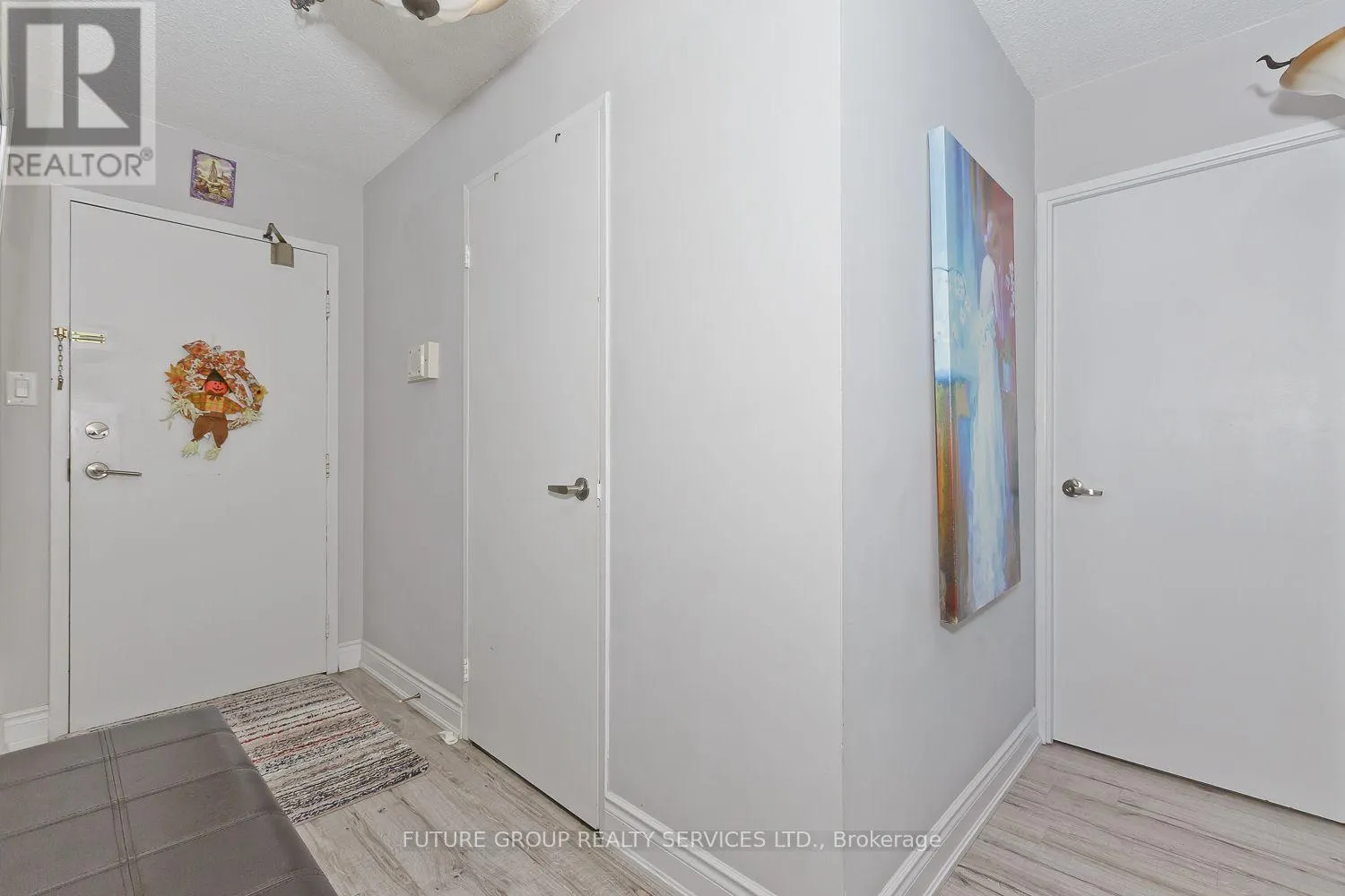 1604 - 1580 MISSISSAUGA VALLEY BOULEVARD