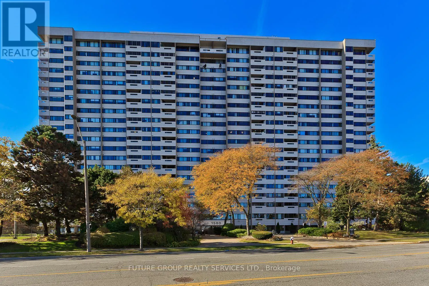 1604 - 1580 MISSISSAUGA VALLEY BOULEVARD