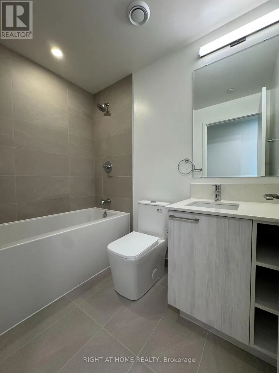718 - 1381 LAKESHORE ROAD E
