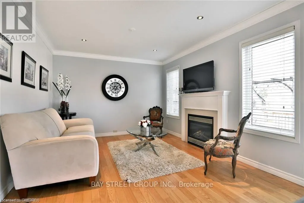 2165 CRESTMONT DRIVE