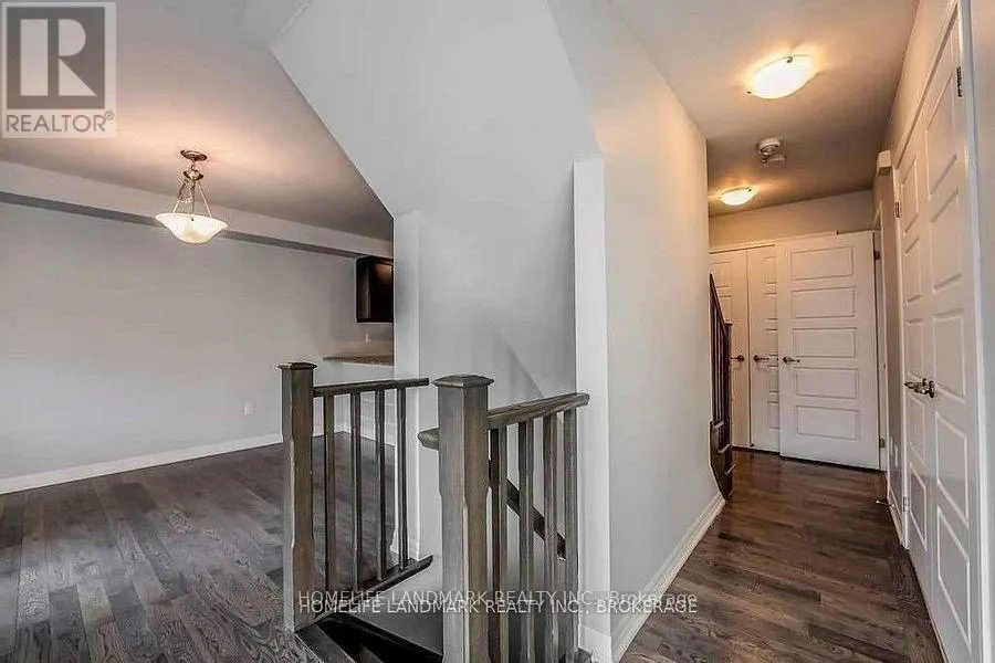 3077 MISTLETOE GARDENS