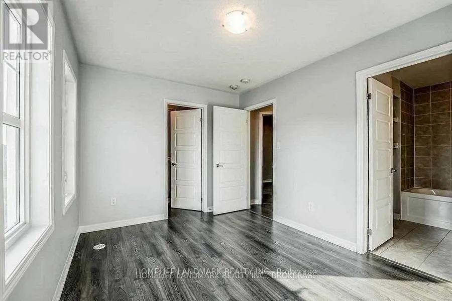 3077 MISTLETOE GARDENS