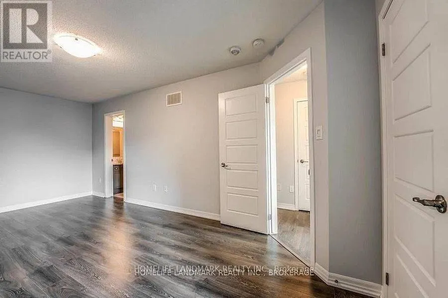 3077 MISTLETOE GARDENS
