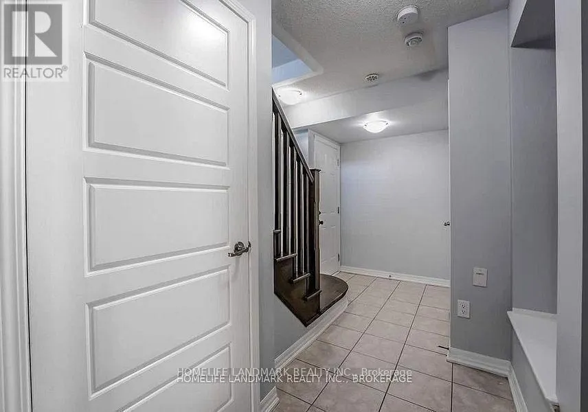 3077 MISTLETOE GARDENS