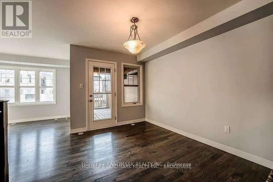 3077 MISTLETOE GARDENS