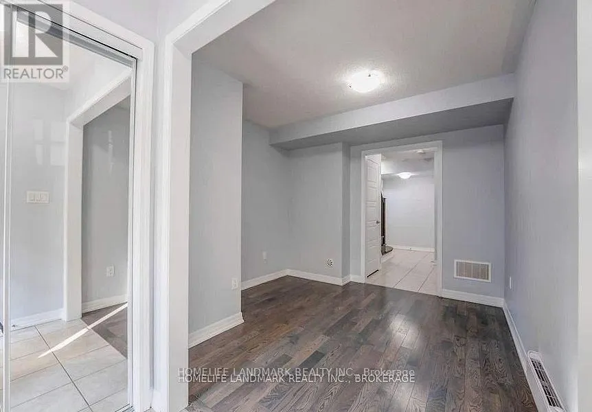3077 MISTLETOE GARDENS