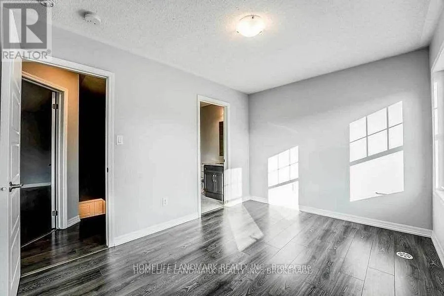 3077 MISTLETOE GARDENS