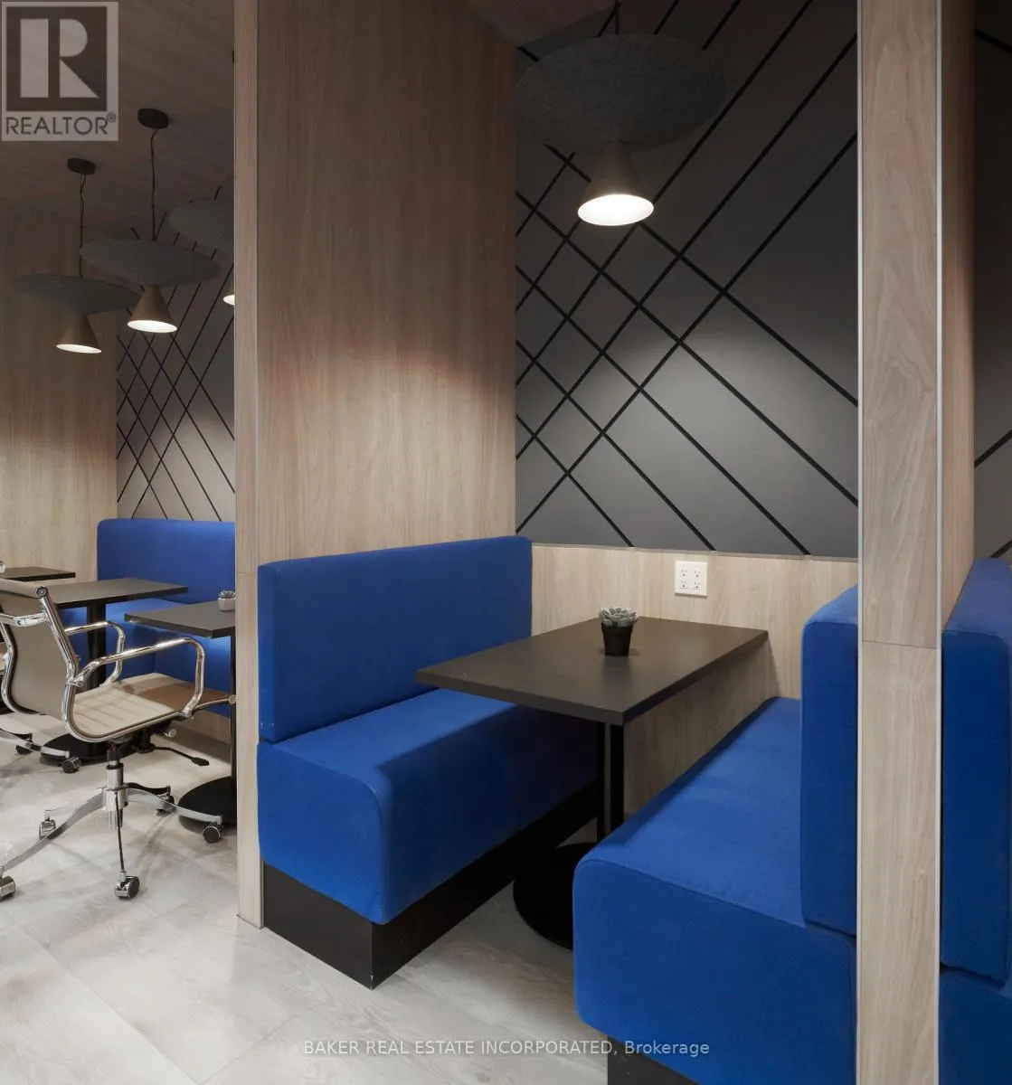 TH06 - 498 PLAINS ROAD E