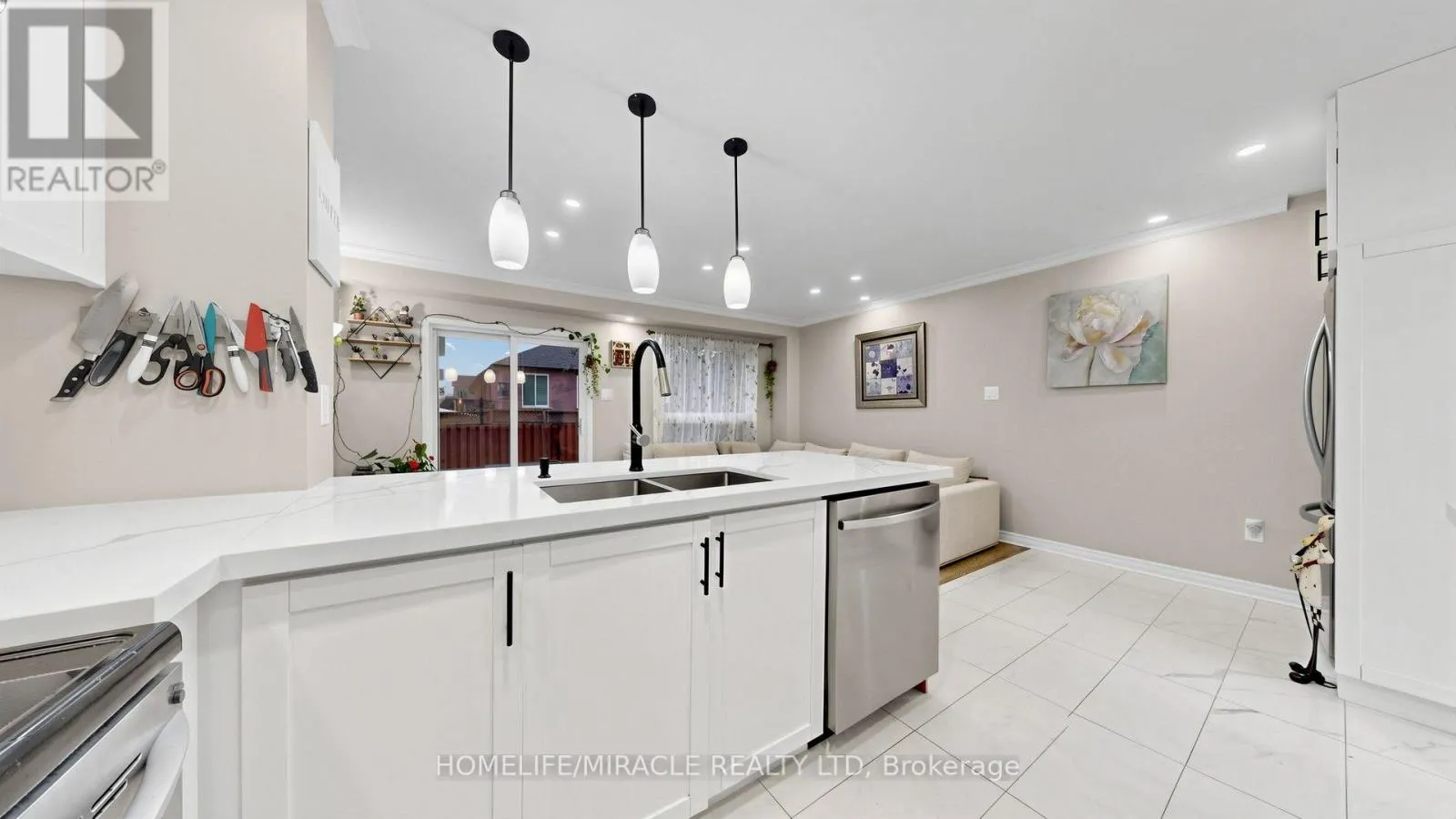 3842 MANATEE WAY