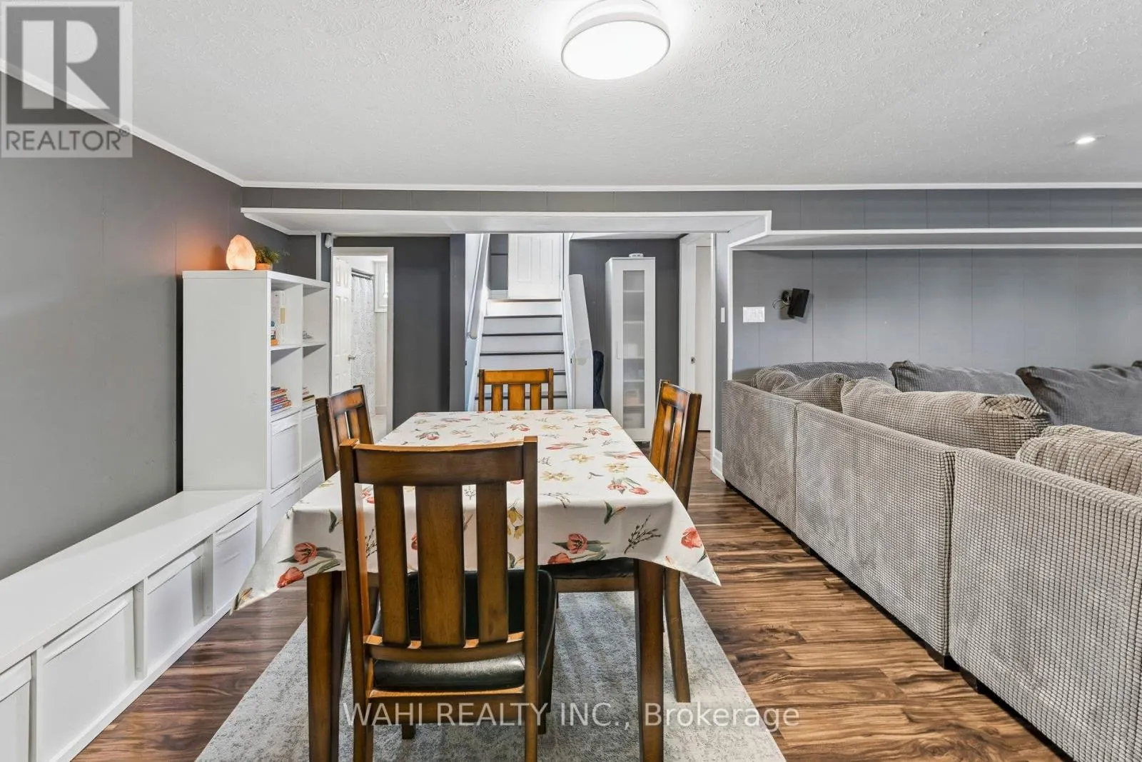 39 NANWOOD DRIVE