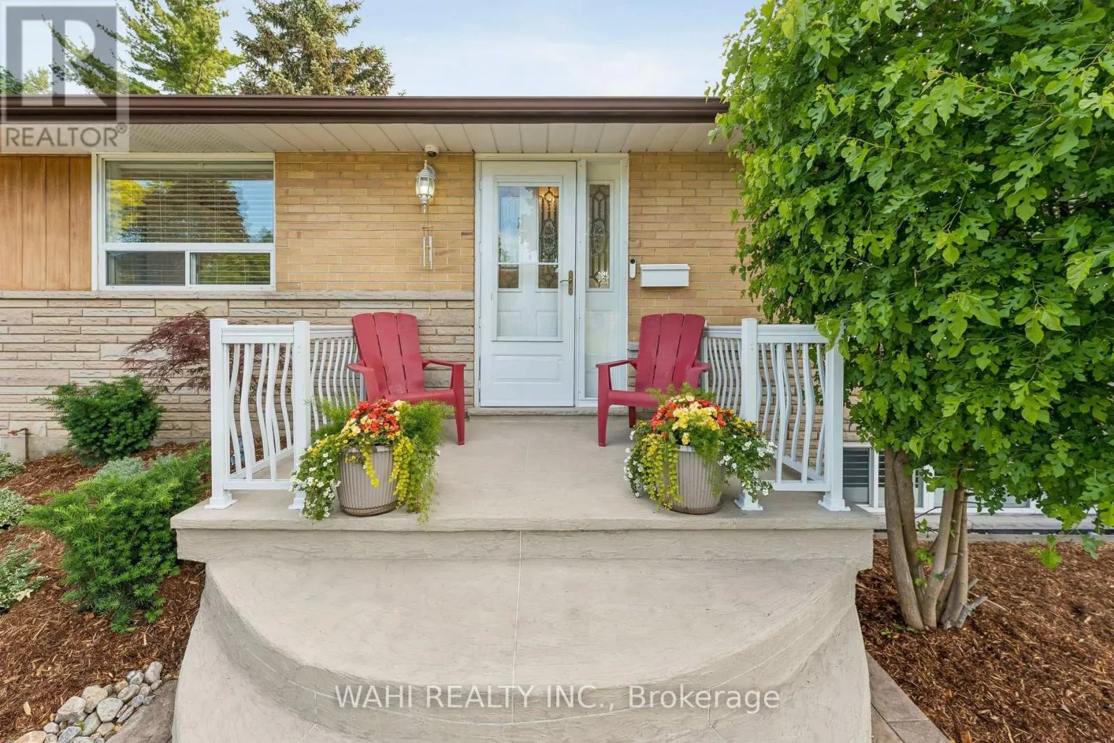 39 NANWOOD DRIVE
