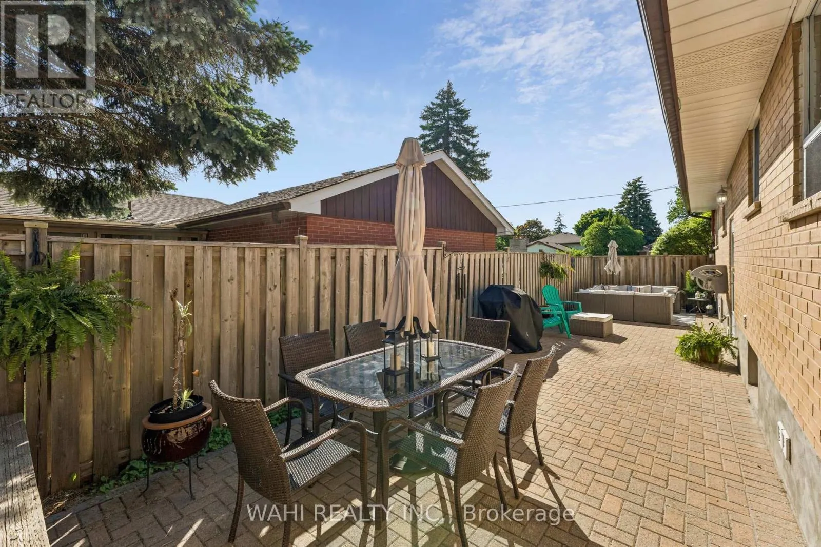 39 NANWOOD DRIVE