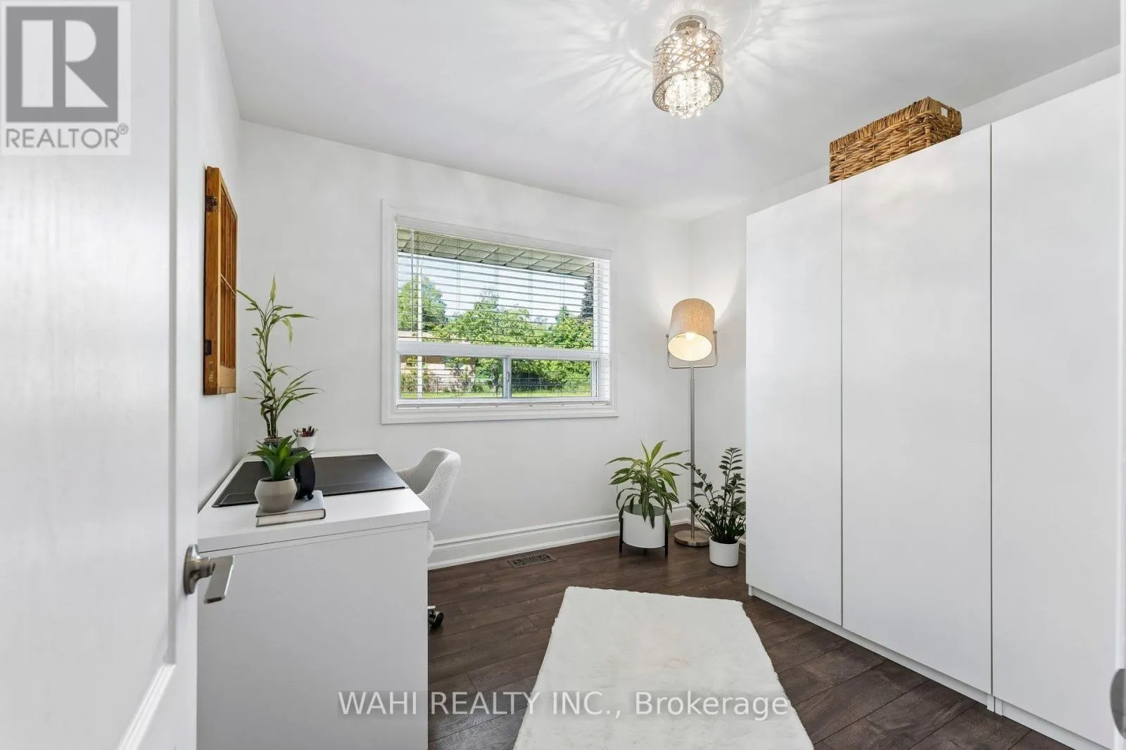 39 NANWOOD DRIVE